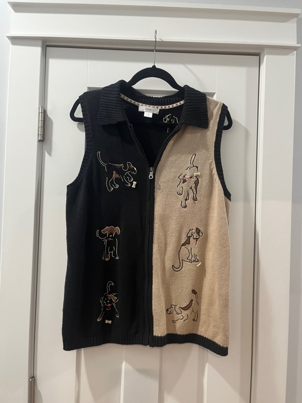 Two-Tone Dog Embroidered Zip Vest Black & Beige Dog Bones fur 3D Size X Plus
